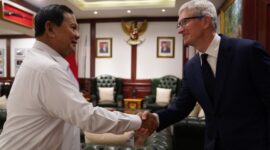 Presiden Terpilih Prabowo Subianto dan CEO Apple Tim Cookdii kantor Kementerian Pertahanan RI. (Dok. Tim Media Prabowo) 