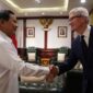 Presiden Terpilih Prabowo Subianto dan CEO Apple Tim Cookdii kantor Kementerian Pertahanan RI. (Dok. Tim Media Prabowo) 