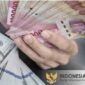 Melemahnya nilai tukar rupiah terhadap mata uang dolar AS juga memberikan dampak terhadap perusahaan. (Dok. Indonesia.go.id)
