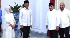 Menteri Pertahanan yang juga presiden terpilih 2024-2029 Prabowo Subianto bersama presiden Joko Widodo di hari kedua perayaan Idulfitri 1445 H. (Dok. Tim Media Prabowo)