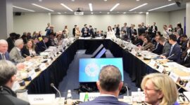 Menteri Keuangan (Menkeu) Sri Mulyani Indrawati melakukan Pertemuan Bilateral dengan Managing Director International Finance Corporation (IFC), Makhtar Diop. (Dok. Kemenkeu.go.id)

