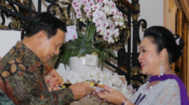 Ketua Umum Partai Gerindra Prabowo Subianto menghadiri acara ulang tahun Siti Hediati Hariyadi. (Instagram.com/@titieksoeharto)

