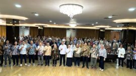 Badan Nasional Sertifikasi Profesi (BNSP) telah melaksanakan penandatanganan Surat Perjanjian Swakelola Program Sertifikasi Kompetensi Kerja (PSKK) di Grand Mercure Hotel Yogyakarta (22/5/24). (Doc.BNSP)