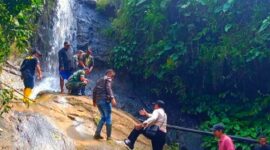 Curug Cigobang di Desa Pamekarsari Kecamatan Surian, Kabupaten Sumedang, berpotensi menjadi objek wisata unggulan (Dok. Hariansumedang.com/ Tatang Tarmedi)