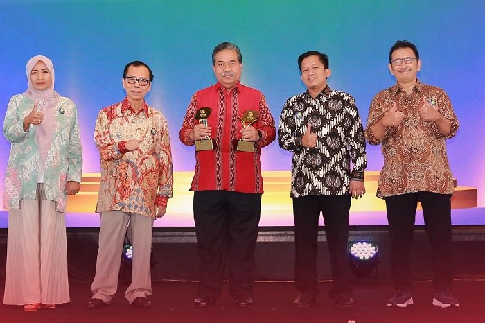 APP Group meraih penghargaan tertinggi pada TOP CSR Awards 2024. (Facebook.com/@APP Group Indonesia)