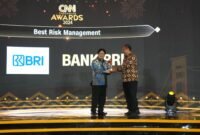 Bank Rakyat Indonesia (Persero) Tbk melalui Regional Office BRI Palembang mendapatkan penghargaan Best Risk Management di ajang CNN Indonesia Awards. (Dok. BRI)