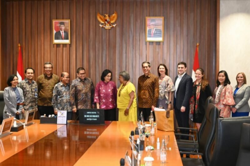 Menkeu Sri Mulyani Indrawati bertemu dengan US Treasury Department Assistant Secretary for International Trade and Development, Alexia Latortue di Jakarta pada Kamis (11/7/2024). (Dok. kemenkeu.go.id)