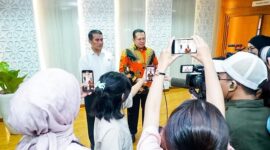 Ketua MPR RI Bambang Soesatyo bertemu Menteri Pertanian Amran Sulaiman, di Kantor Kementerian Pertanian. (Instagram.com @bambang.soesatyo)