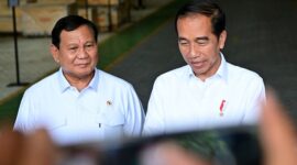 Presiden RI Joko Widodo bersama Menteri Pertahanan sekaligus presiden RI terpilih Prabowo Subianto. (Dok. setkab.go.id)

