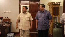 Presiden ke-6 Republik Indonesia, Susilo Bambang Yudhoyono mengunjungi kediaman presiden terpilih 2024-2029 Prabowo Subianto. (Dok. Tim Media Prabowo)

