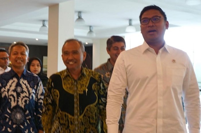 Wamentan membuka acara Kongres Pertanian Indonesia yang diselenggarakan oleh Ikatan Alumni Fakultas Pertanian IPB bertempat di IPB Convention Centre, Selasa 24 September 2024. (Dok.Humas Kementan)
