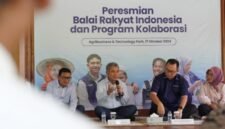 BRI melalui Yayasan Baitul Maal BRILiaN (YBM BRILiaN) dan IPB University melalui Direktorat Pengembangan Masyarakat Agromaritim meresmikan Balai Rakyat Indonesia. (Dok. BRI)