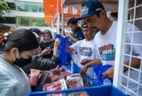 Bazaar UMKM BRILiaN, BRI mendatangkan langsung stroberi segar yang dijual petani stroberi yang tergabung dalam Klaster Mitra Bery. (Dok. BRI)