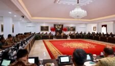 Presiden RI Prabowo Subianto memimpin rapat kabinet perdana di Istana Merdeka. (Dok. Tim Media Prabowo)