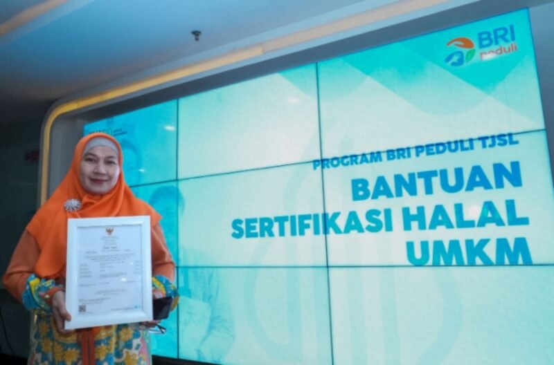 BRI Peduli memberikan bantuan pelatihan dan pendampingan sertifikasi halal bagi 77 pelaku UMKM dari 14 Provinsi di Indonesia. (Dok. BRI)