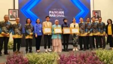 Indofood gelar penandatanganan Memorandum of Understanding (MoU) dengan mahasiswa dan dilanjutkan penyerahan dana riset secara simbolis. (Dok. RRI)

