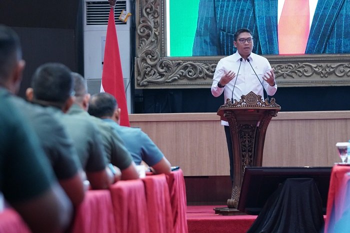 Wakil Menteri Pertanian (Wamentan), Sudaryono  dalam Rapat Koordinasi (Rakor) Teritorial Mabes TNI yang bertajuk Sinergi Akselerasi Swasembada Pangan Nasional di Denma Mabes TNI, Jakarta. (Dok. Kementan)