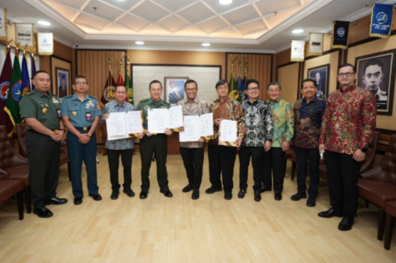 Penandatanganan perjanjian kerja sama antara Sinar Mas dengan Direktorat Jenderal Potensi Pertahanan (Pothan) Kementerian Pertahanan di Jakarta, Kamis (8/5/2025). (Dok. Sinar Mas)
