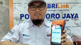 AgenBRILink menjadi jembatan layanan keuangan di pelosok negeri. Simak kisah AgenBRILink Podomoro Jaya di Gowa yang memberdayakan petani dan masyarakat lokal. (Dok. BRI)