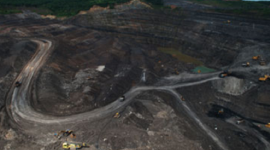Ilustrasi aktivitas penambangan batubara di site KPC yang jadi penyumbang terbesar pendapatan DEWA. (Dok. madhani.co.id)