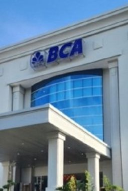 Saham BBCA Turun di Bawah Rp8.000, Sentimen BLBI Masih Bayangi
