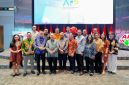 Para pengurus AIIR saat berfoto bersama usai peluncurannya di Main Hall BEI, Selasa 9 Desember 2025 