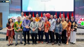 Para pengurus AIIR saat berfoto bersama usai peluncurannya di Main Hall BEI, Selasa 9 Desember 2025 